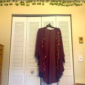 ♥️Torrid silky sheer floral kimono/cover♥️